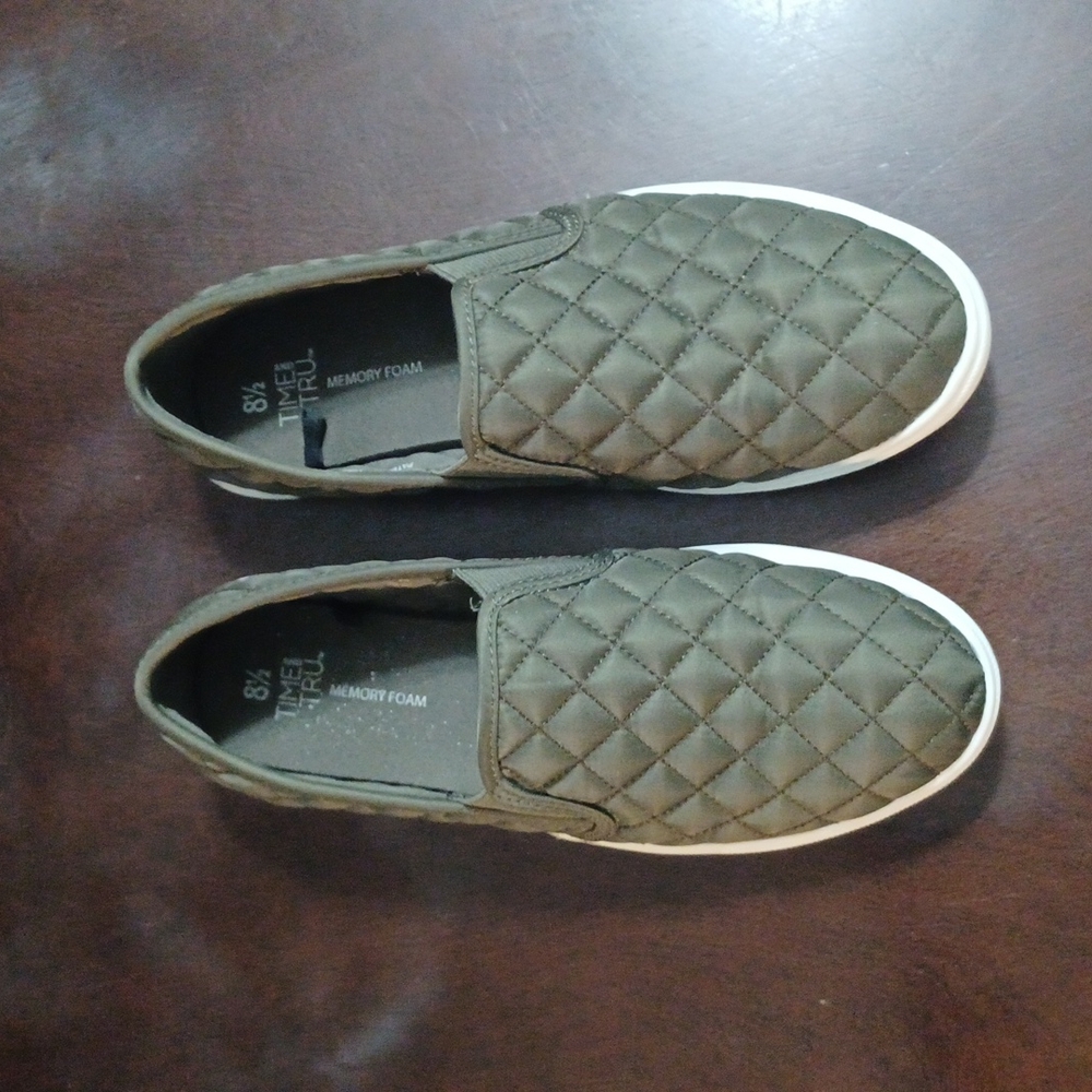 Boat shoe olive green